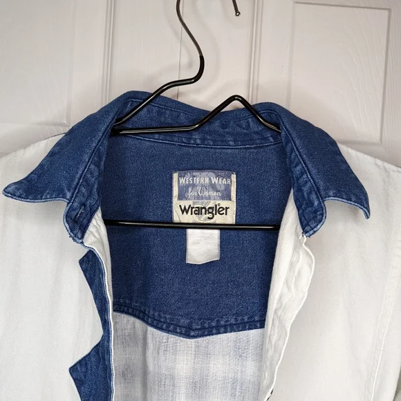 Vintage Wrangler Western Wear for Women two tone denim chambray button down - Picture 3 of 6